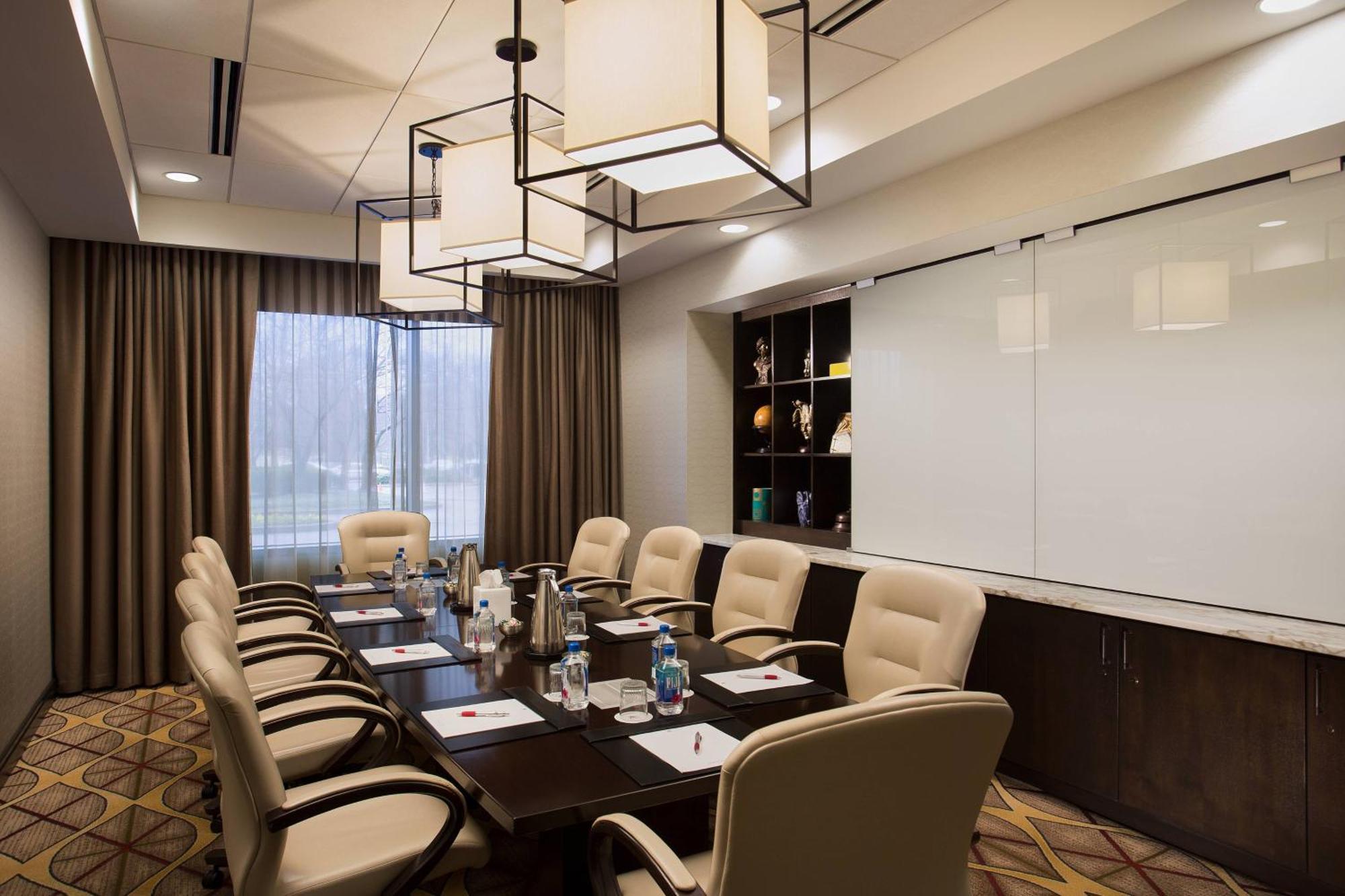 Nashville Marriott At Vanderbilt University Exterior photo